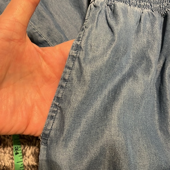 Woman’s size 10 light weight denim jumper - Picture 8 of 9